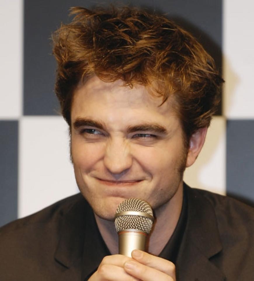 Sicherlich waren auch ein paar private Fragen dabei. Wie zum Beispiel zur Beziehung zu seiner Filmpartnerin Kristen Stewart.