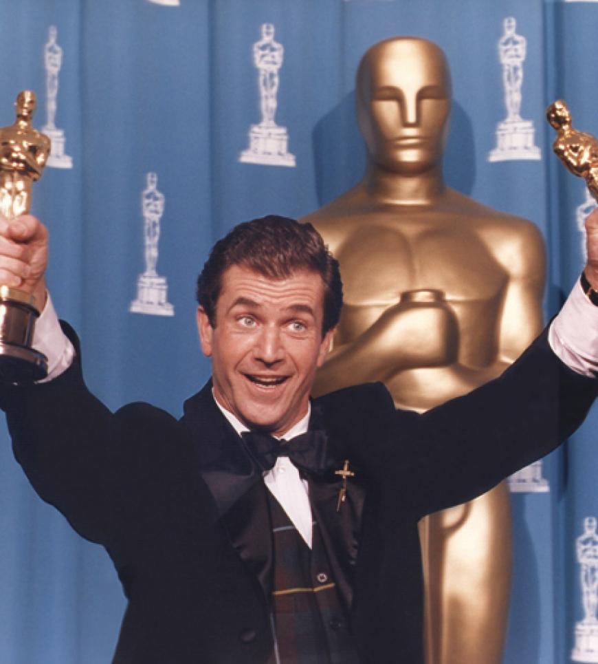 Mel Gibson wird 1996 bei der Oscar-Verleihung als Bester Regisseur und als Produzent für den Besten Film für