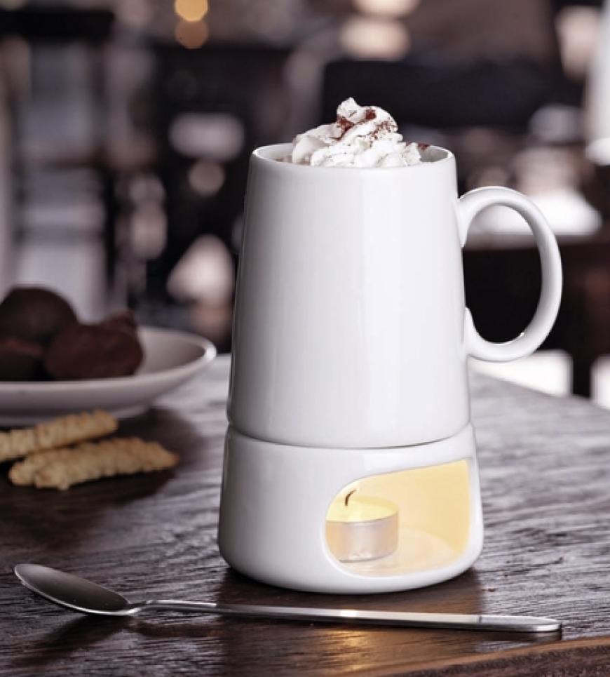 Trinkbecher: Mit Stövchen und Löffel aus Edelstahl. Preis 9,99 Euro