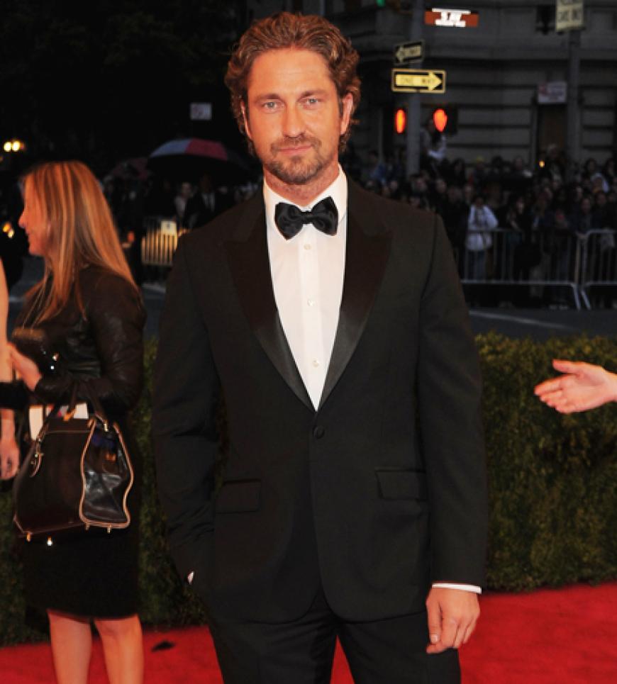 Schauspieler Gerard Butler ist nach seinem Reha-Aufenthalt wieder in Party-Laune