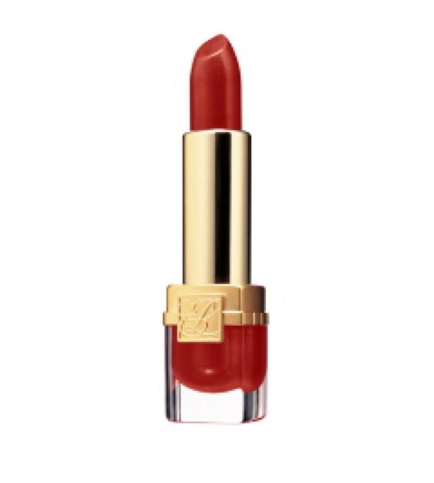 Dieser Lippenstift verleiht unseren Lippen einen sexy Schimmer und strahlt in den sommerlichsten Farben passend zu Bikini und Maxikleid.