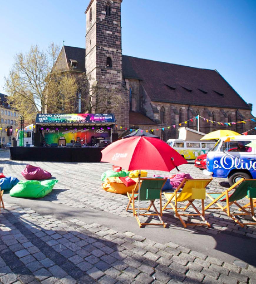 Traumhaft schönes Wetter, eine gemütliche Atmosphäre und coole Bands: die s.Oliver Roadshow startete am Freitag, 27. April, in München