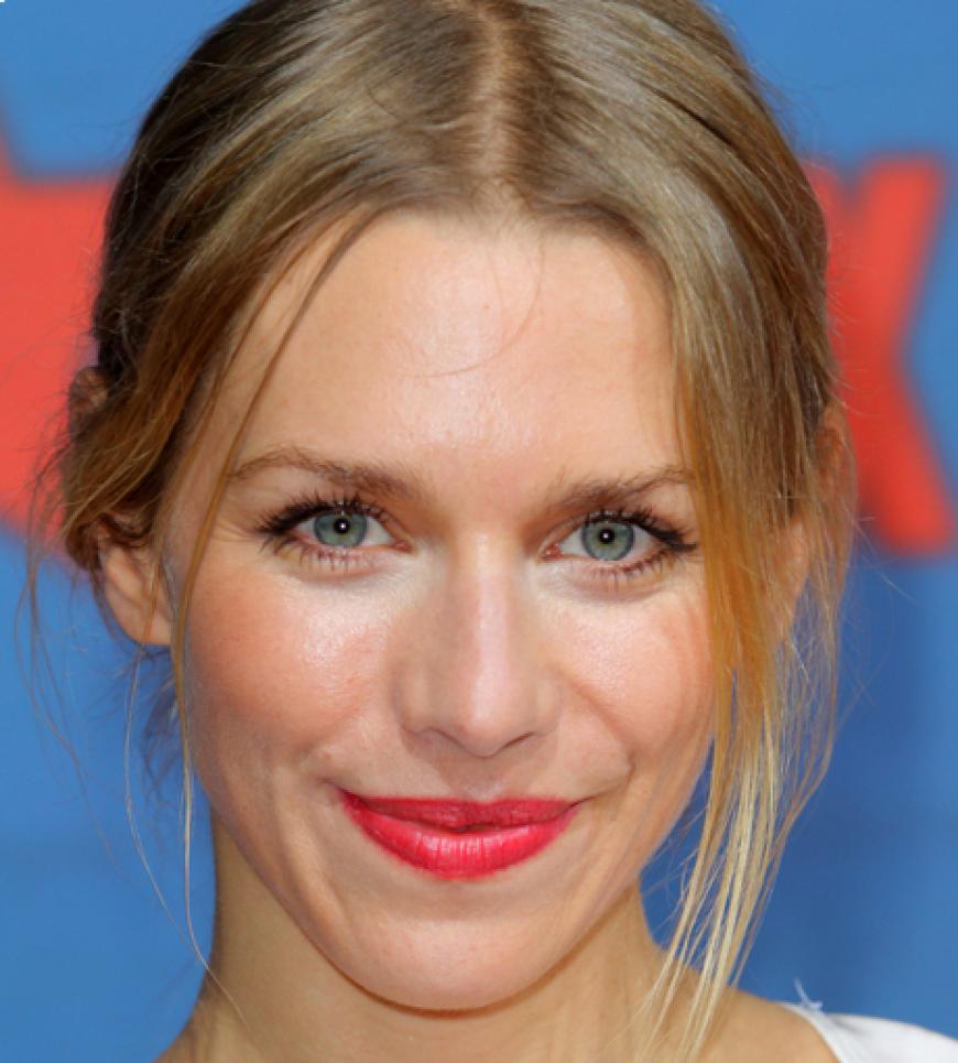 Schauspielerin Julia Dietze im Sony-Center