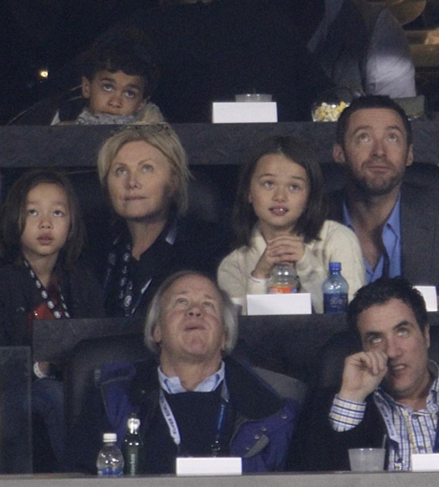 Gespannt schaut die Familie von Hugh Jackman das Spiel an. Am Ende gewinnen die