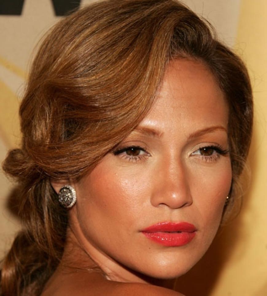Jennifer Lopez gibt sich gern divenhaft. Ein roter Mund rundet ihren Glamour-Look ab