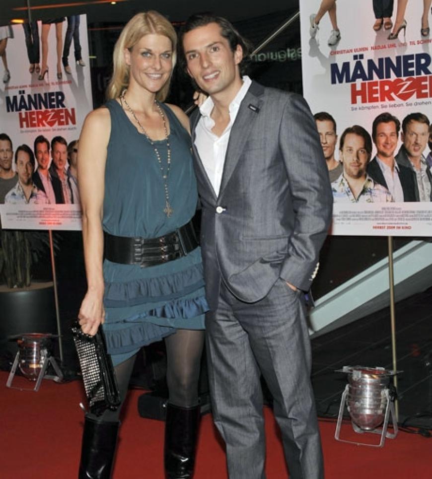 Produzent Quirin Berg kam mit seiner Freundin, dem Model Natascha Grün, zur Premiere nach München