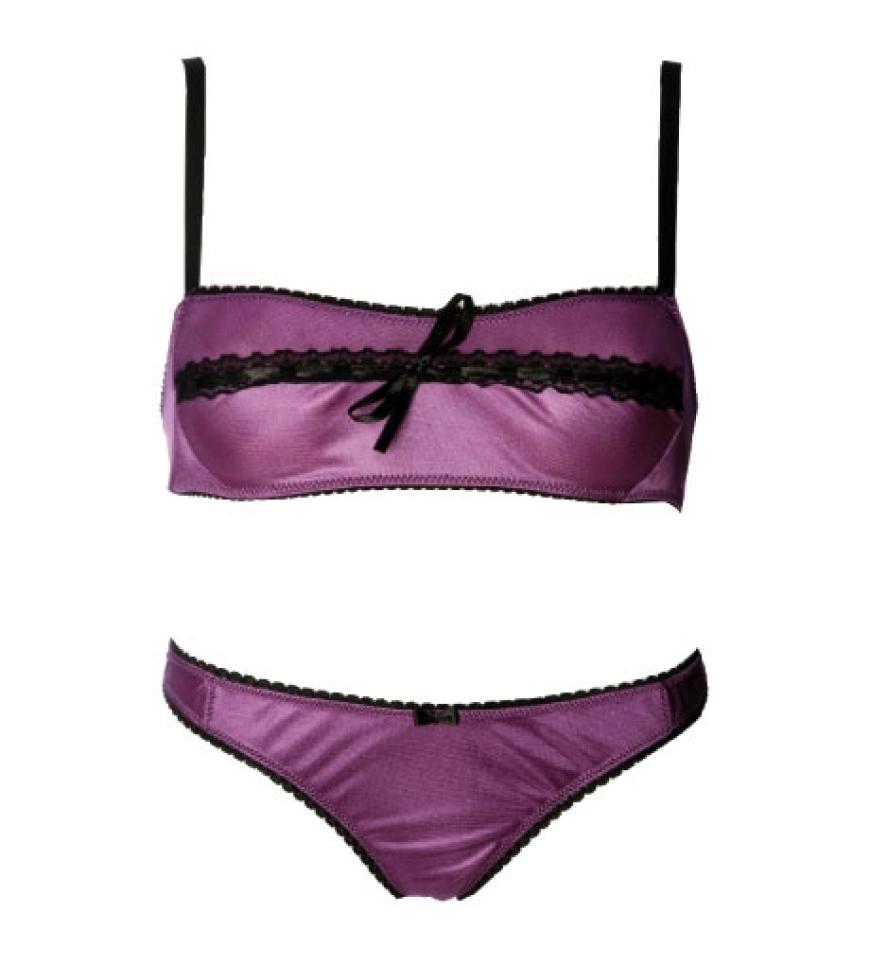 In Bandeau-Form von Blush,
BH ca. 60 Euro, Slip ca. 50 Euro