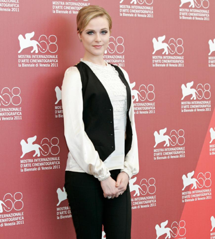 Evan Rachel Wood ließ sich vor der 'Mildred Pierce'-Premiere ablichten
