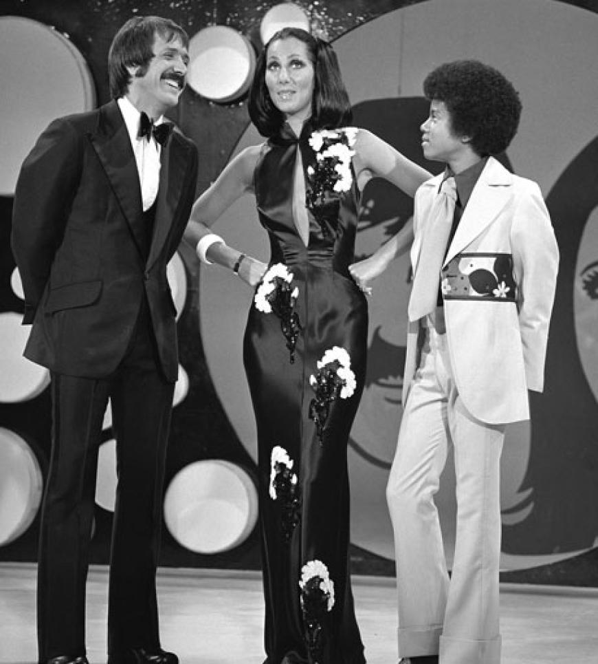 Michael Jackson scherzt mit Cher und Sonny Bono - er musste schon früh erwachsen werden. Der Popstar sprach später von einer sehr traurigen Kindheit