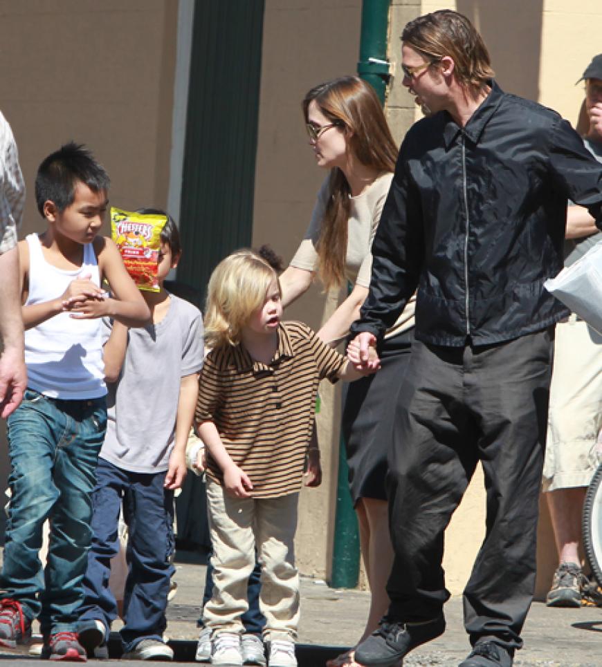 Cool: Die ganze Familie Jolie-Pitt ganz ohne Nannys und Bodyguards