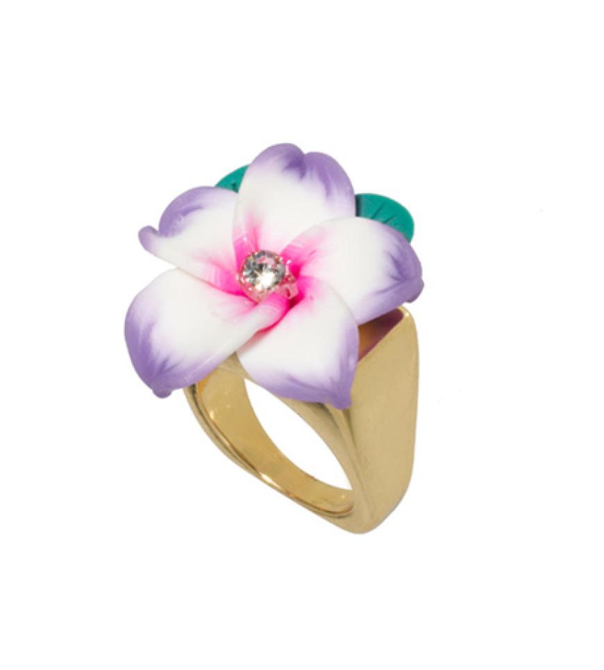 Ring mit Hibiskusblüte über asos.de, ca. 10 Euro