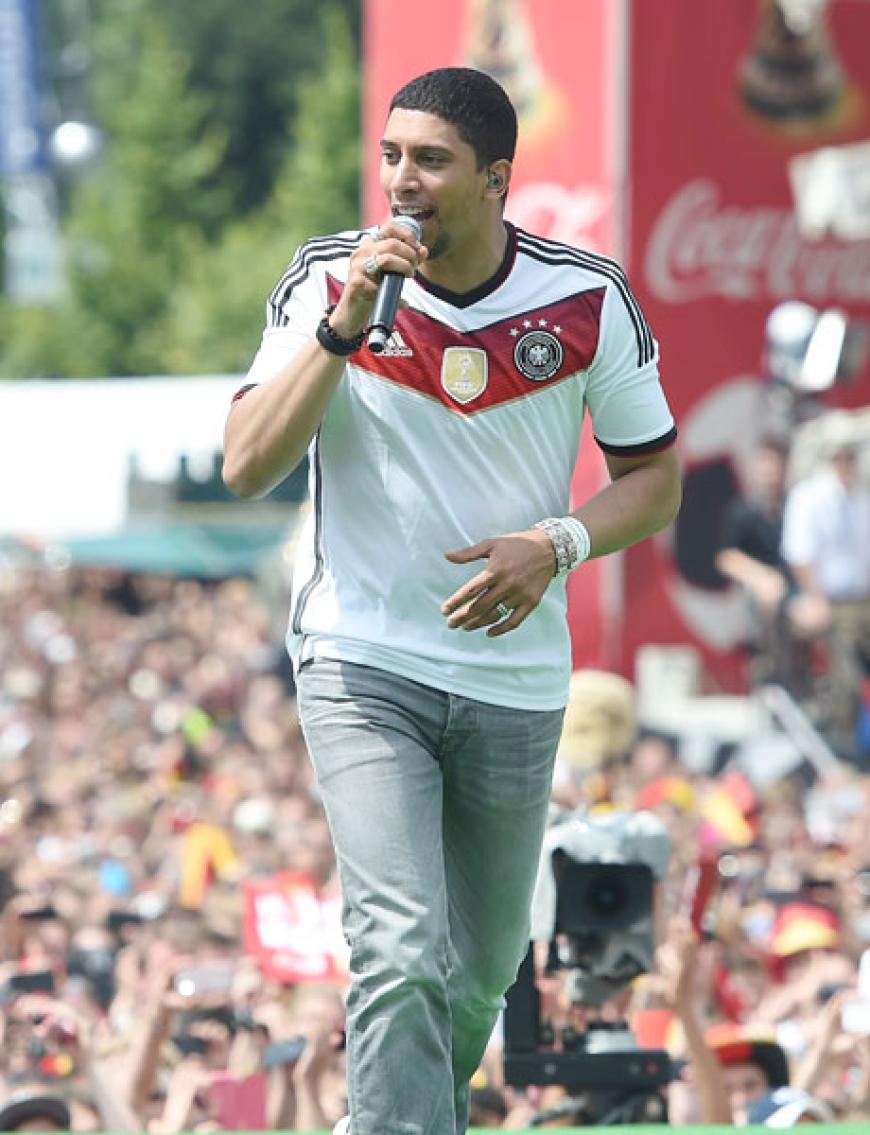 Ein Hoch auf uns! Andreas Bourani singt DEN WM-Hit
