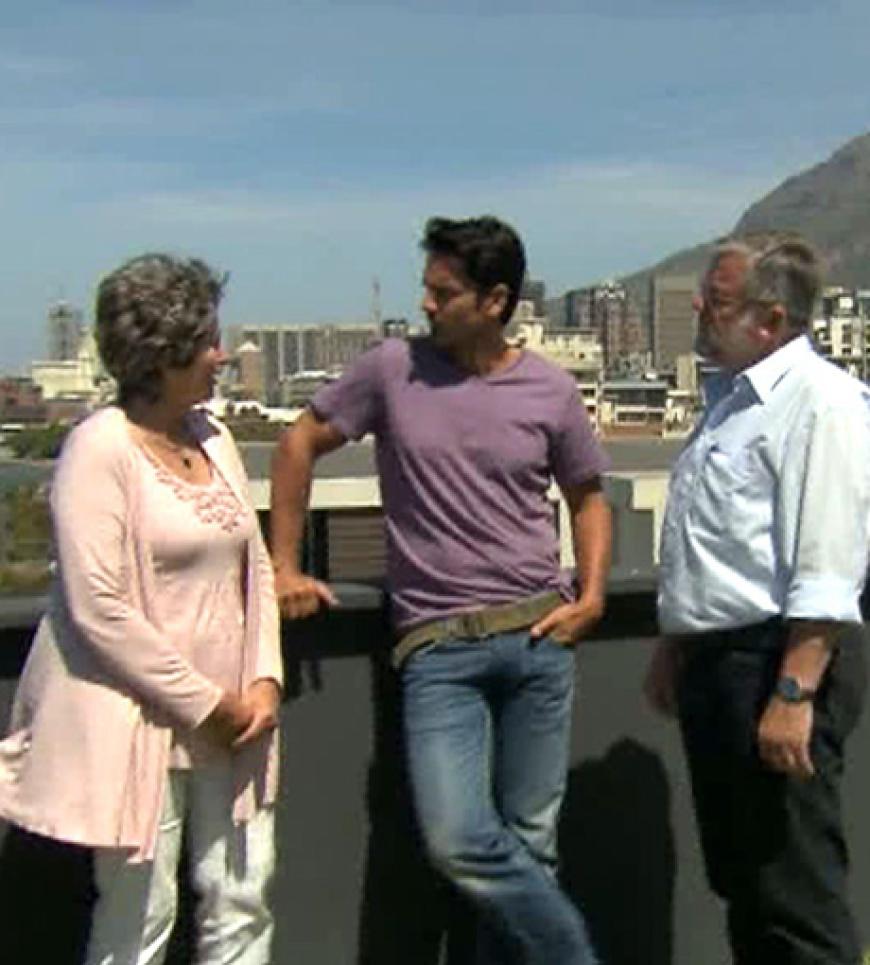 Jan Kralitschka mit seinen Eltern in Südafrika