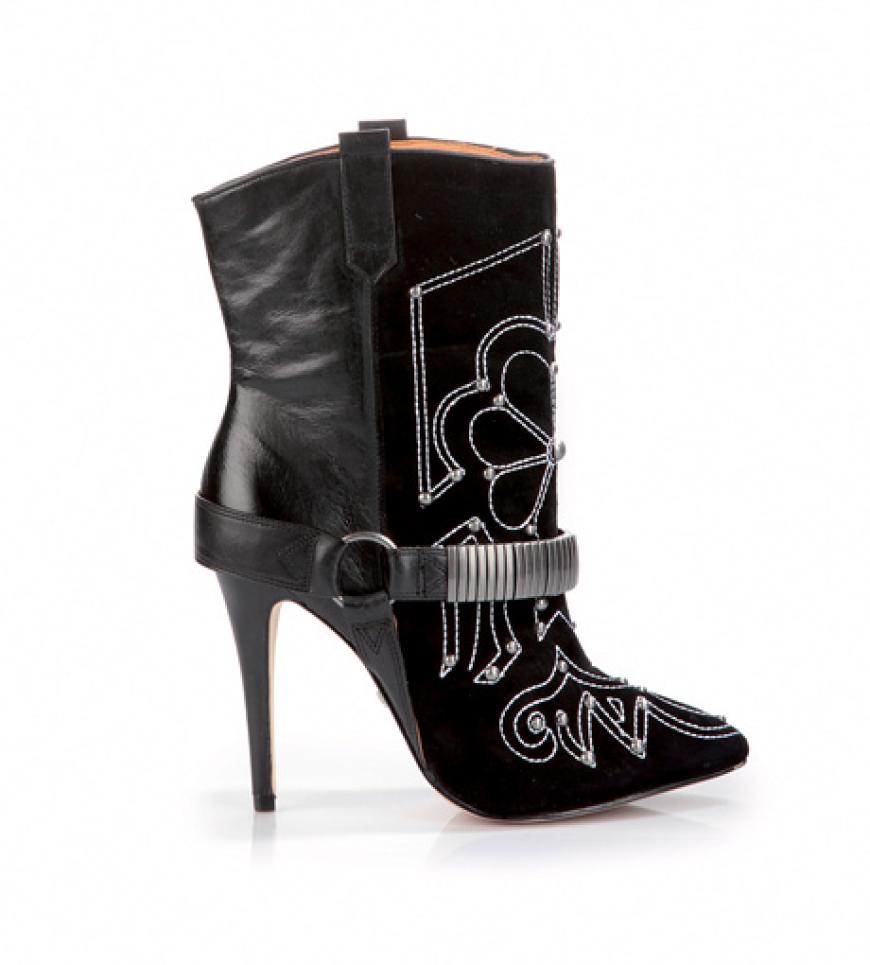 Mit den verzierten Boots mit spitzer Kappe verpassen Sie Ihrem Look die Extraportion Schärfe!