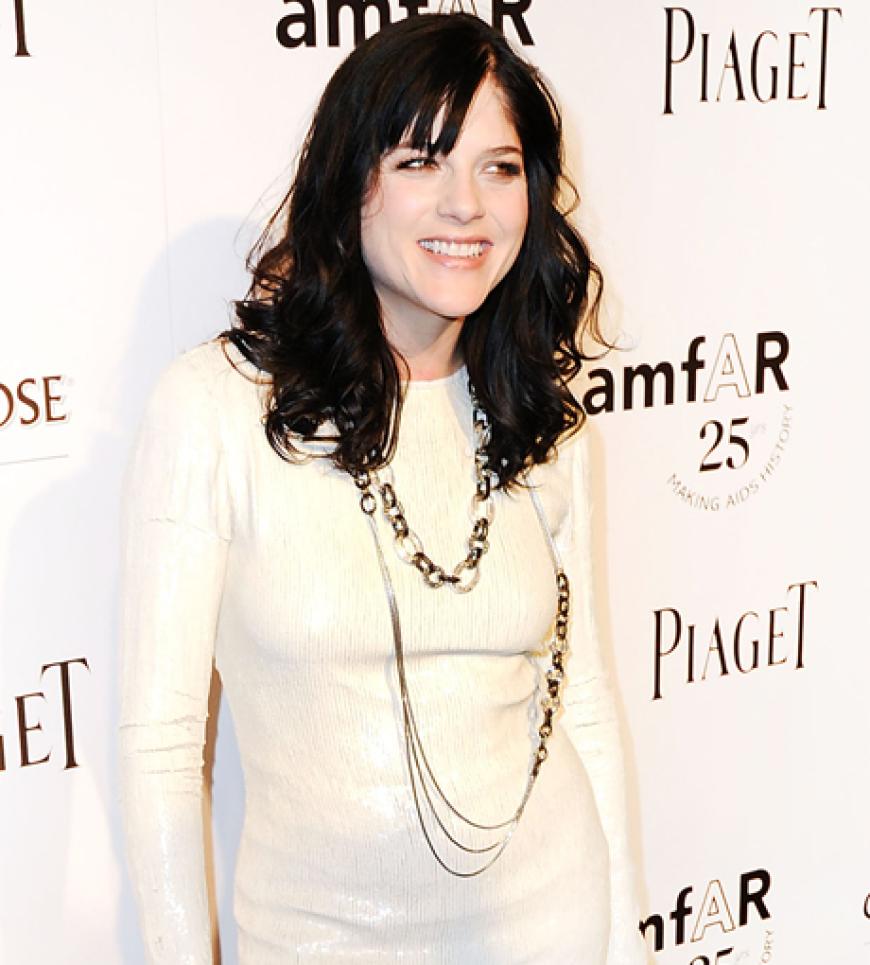 Wieder erschlankt zeigte sich Selma Blair mit durchtrainiertem After-Baby-Body