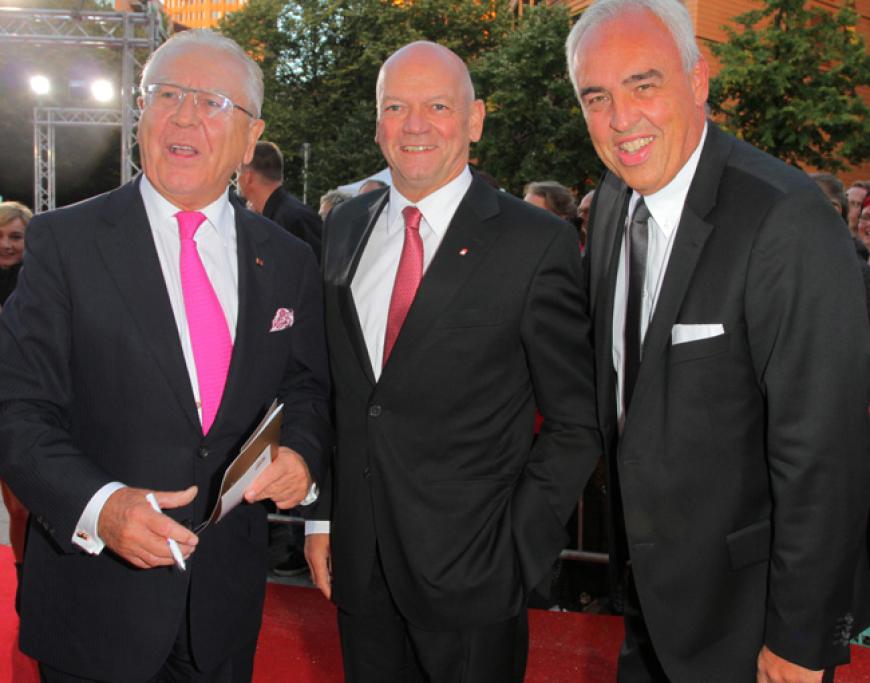 Gourmet Heinz Horrmann mit Joachim Hunold (Air Berlin) und Hans-ReinerSchroeder (BMW)