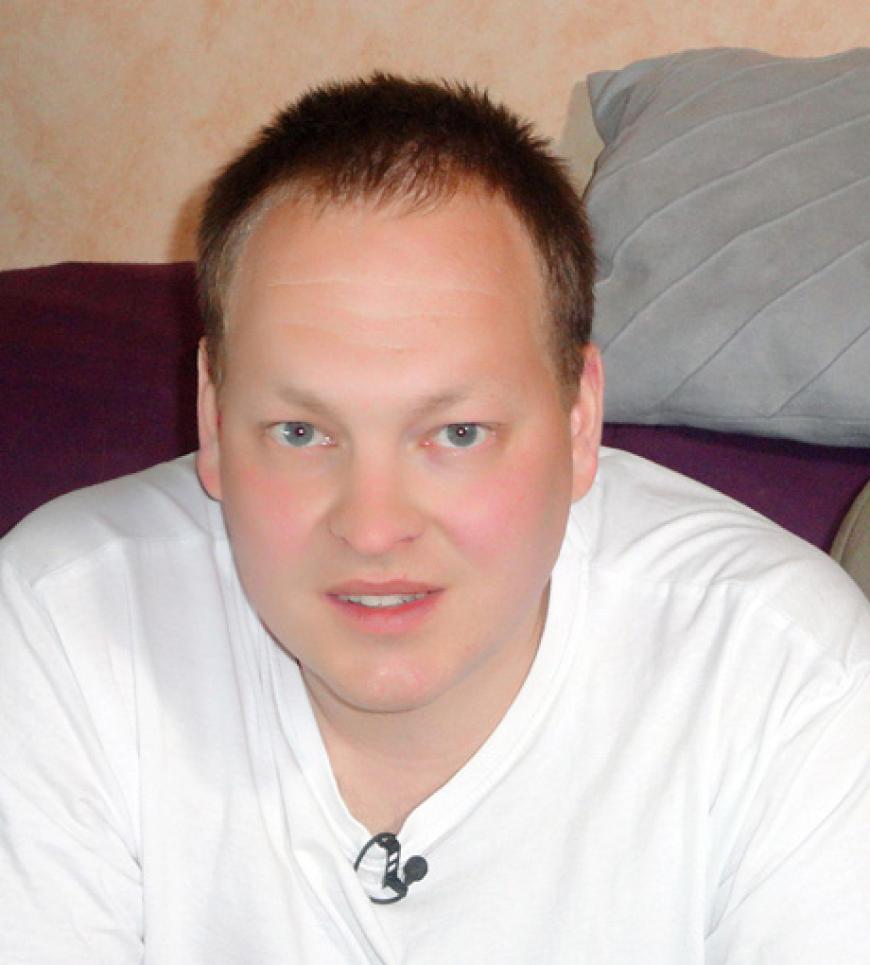 Markus, der 28-jährige Gärtner, wohnt noch bei seinen Eltern im Münsterland. Eine Freundin hatte er noch nie, aber er sehnt sich schon lange nach Zweisamkeit