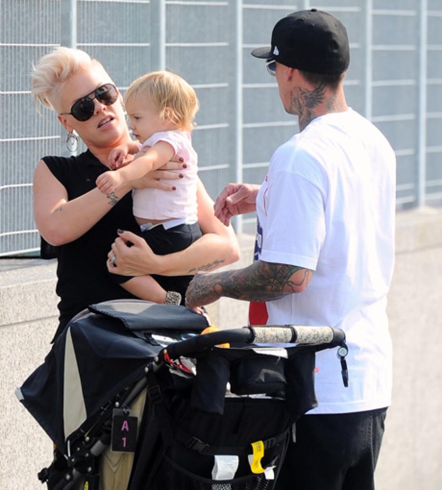 Wie eine normale Familie: Pink mit ihrem Mann Carey Hart und Töchterchen Willow in New York