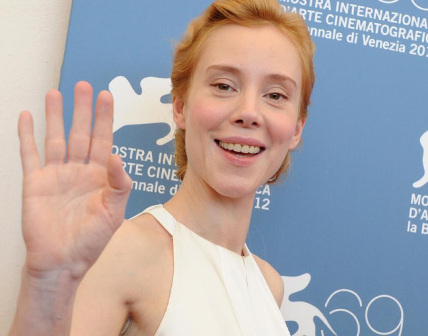 Allerbester Laune zeigte sich hingegen die deutsche Schauspielerin Franziska Petri, die ihren Film