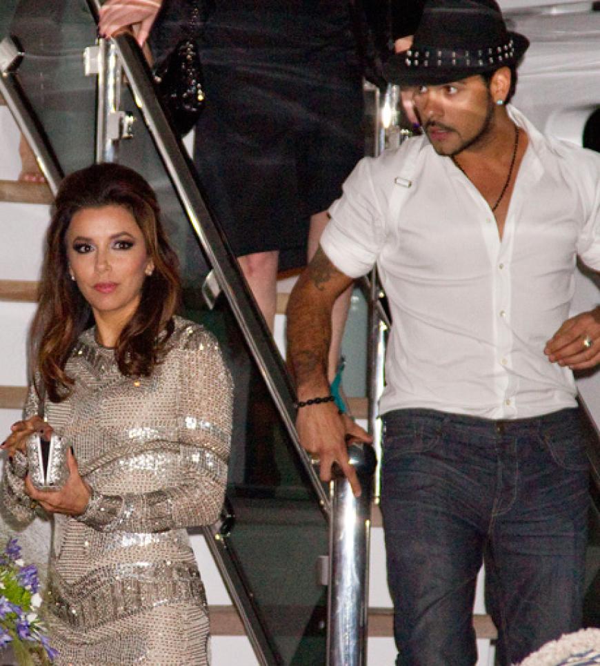 Eva Longoria hat einfach kein Glück mit Männern. Nachdem 2011 die Scheidung von Tony Parker folgte, datete sie den kleinen Bruder von Penelope Cruz, Eduardo Cruz. Im März war die Romanze dann auch vorbei