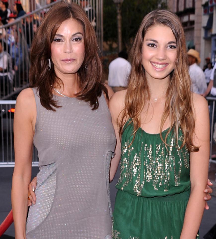 Teri Hatcher brachte ihr Tochter Emerson mit zur großen Weltpremiere