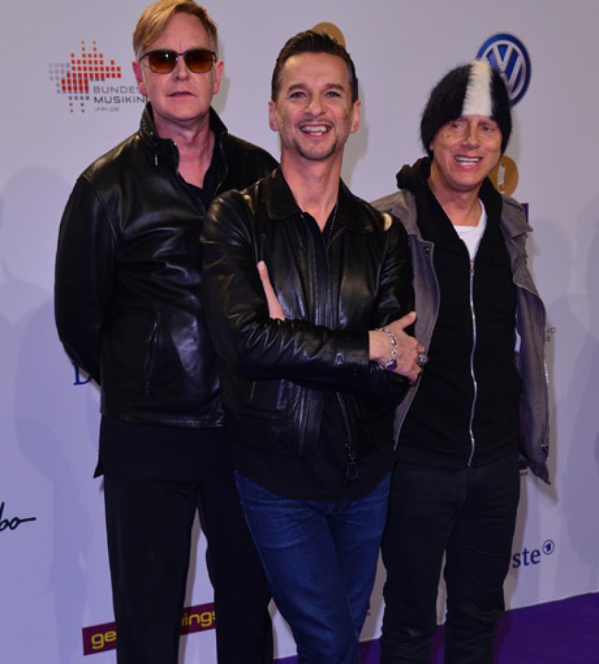 Depeche Mode traten live auf. Cool!