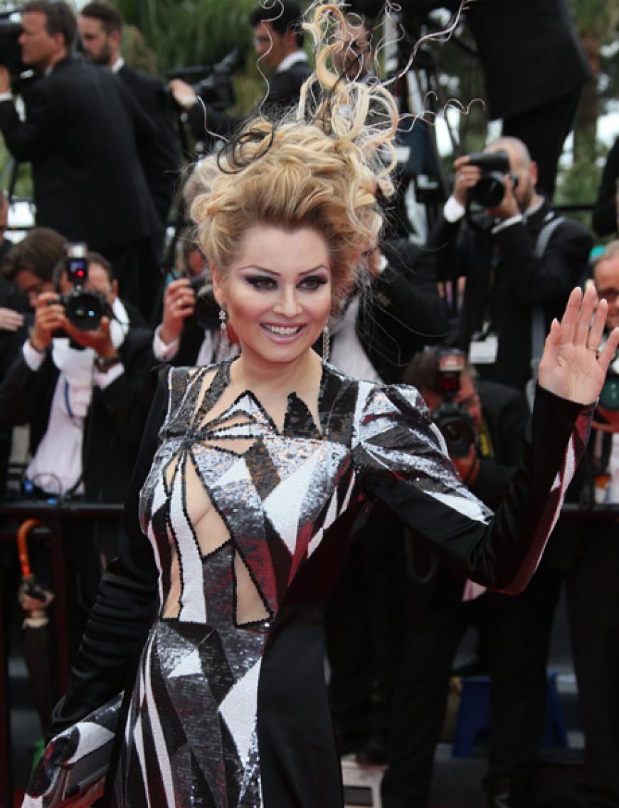 Gewagter Haarschmuck: Socialite Elena Lenina