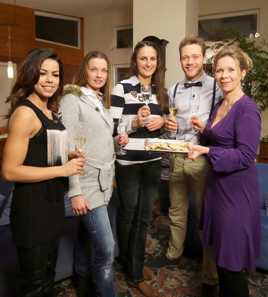 Fernanda Brandao mit den anderen Dinner-Teilnehmern Katrin Holtwick, Ilka Semmler, Jörn Kamphuis und Marion Kracht (v.l.)