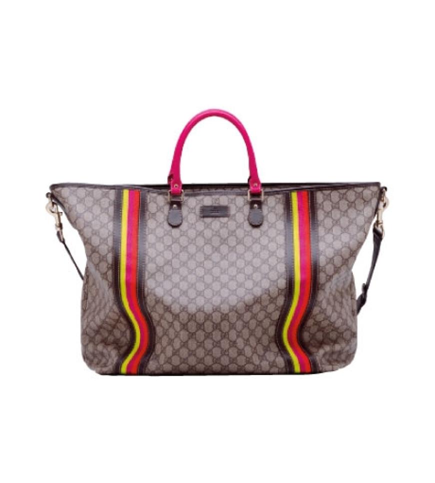 Weekender mit Logo´prägung von Gucci, ca. 890 Euro
