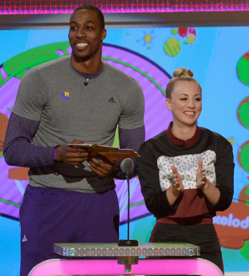 Kleiner Größenunterschied: der amerikanische Basketballspieler Dwight Howard und