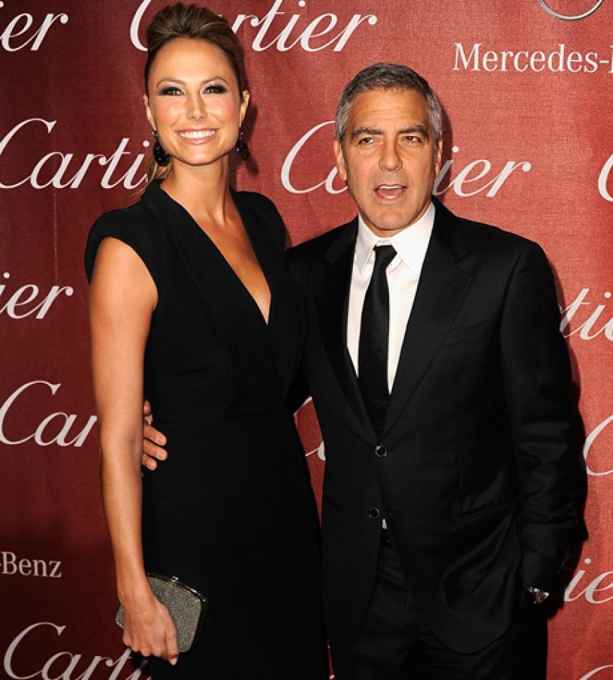 Stacy Keibler und ihr Lover George Clooney zeigten sich ganz verliebt. George durfte auch einen Preis mit nach Hause nehmen