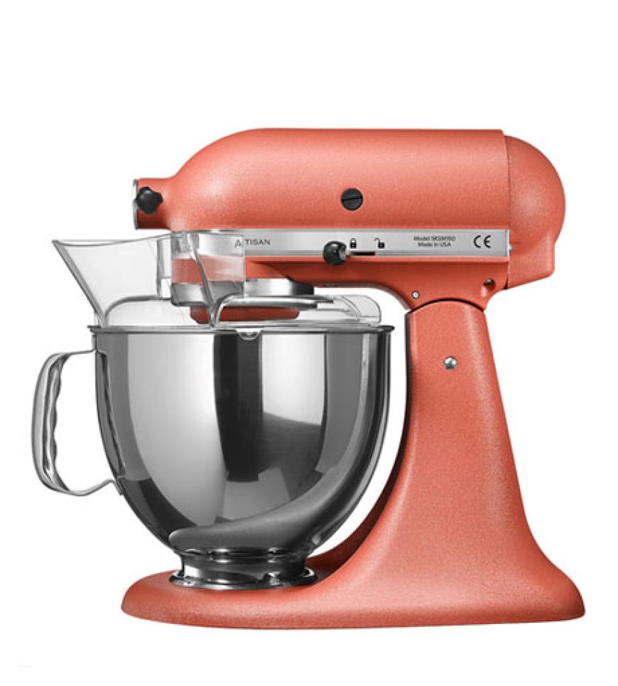 Ein echter Alleskönner - und dabei noch richtig stylisch! Da stellen wir uns doch gern wieder an den Herd. KitchenAid in Terrakotta, ab 629 Euro
