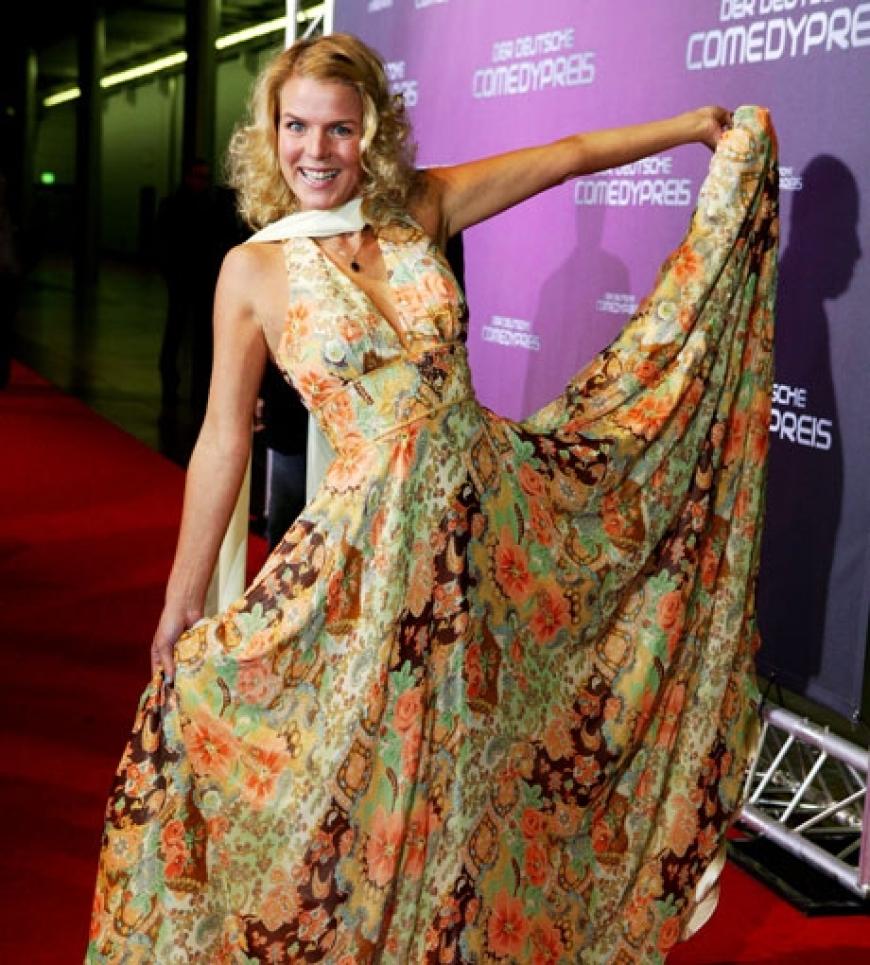 Mirja Boes im sommerlichen Kleid