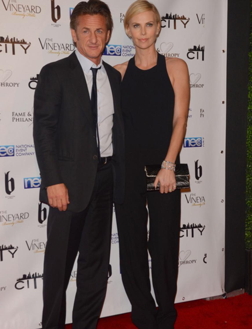 Zur Feier danach brachte sie ihren neuen Freund Sean Penn mit und trug einen coolen Hosenanzug