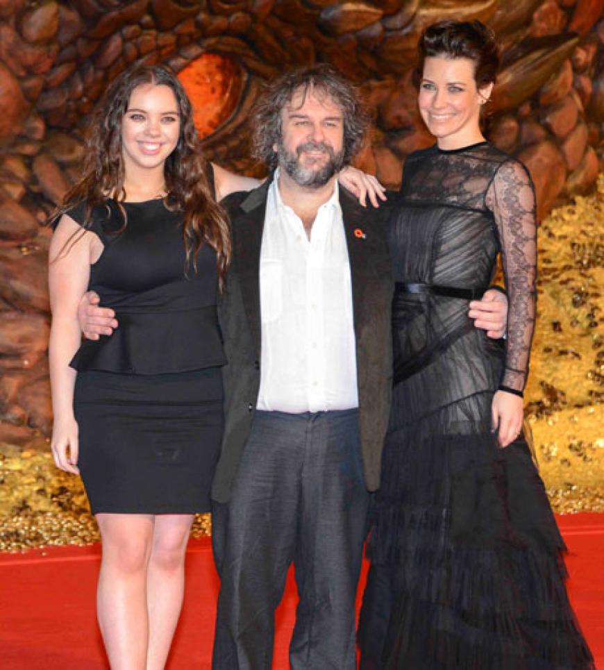 Hahn im Korb: Regisseur Peter Jackson zwischen seiner Tochter Katy und Hollywood-Beauty Evangeline Lilly