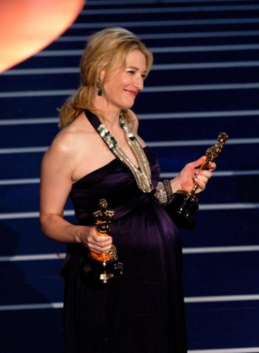 Cate Blanchett zeigte stolz ihren Babybauch und durfte den Oscar überreichen. Sie selber ging trotz zwei Nominierungen leer aus
