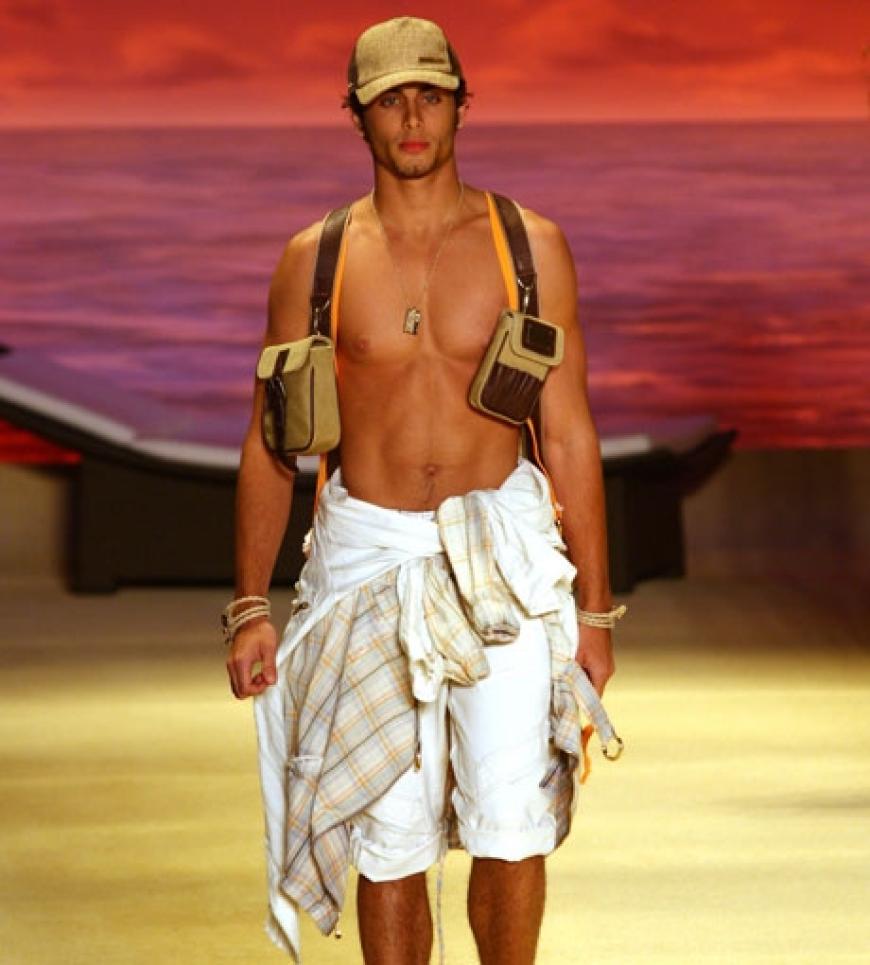 Bei der Fashion Week in Sao Paulo wurde Jesus von Colcci gebucht - zusammen mit Topmodel Gisele Bündchen