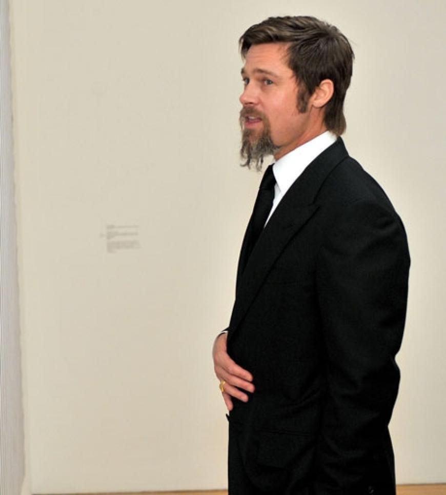 Brad Pitt ist ein echter Kunstliebhaber. Erst vor wenigen Monaten sorgte er für Aufsehen, als er auf der Kunstmesse Art Basel ein Gemälde von Neo Rauch für umgerechnet 680. 000 Euro kaufte