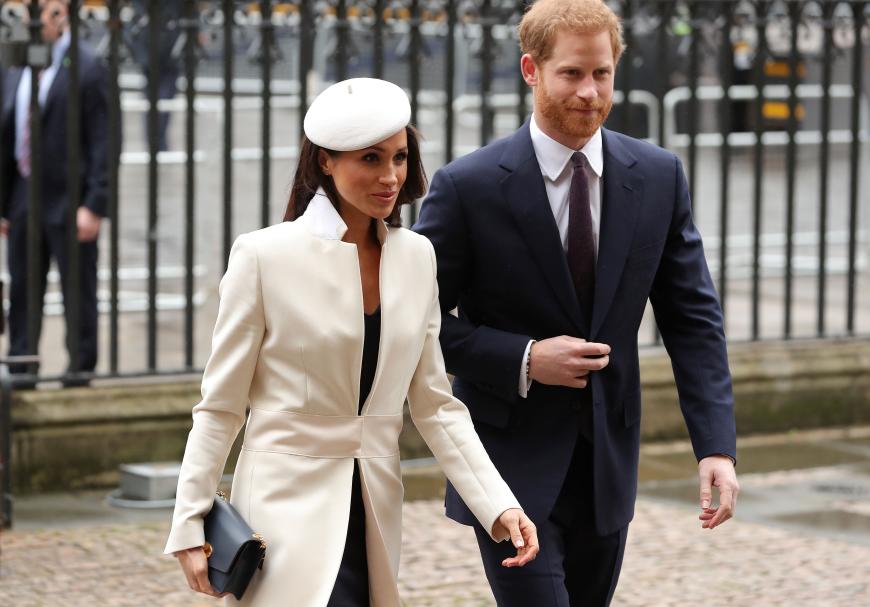 Trotz ihrer schwangeren Schwägerin in spe zog Meghan Markle in ihrem adretten und äußerst stilvollen Outfit alle Blicke auf sich.