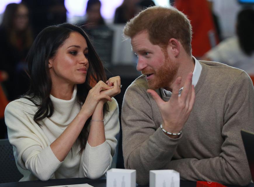 Anregende Gespräche zum Weltfrauentag – ihre Verliebtheit ist Meghan Markle bei öffentlichen Auftritten ins Gesicht geschrieben.