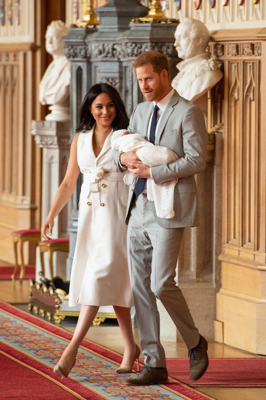 Strahlend betraten Meghan und Harry mit ihrem Sohn die St. George's Chapel in Windsor Castle.