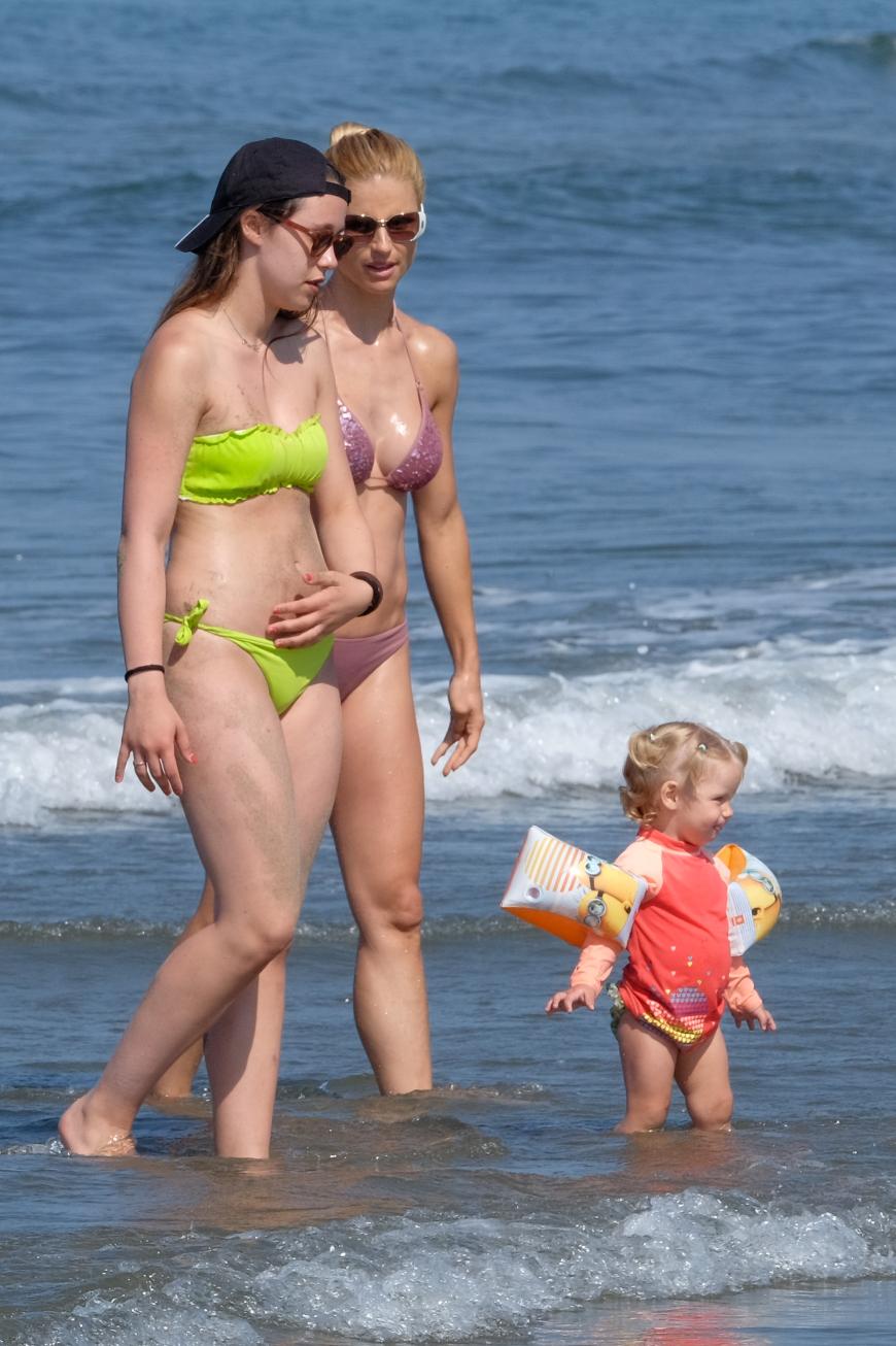 Die Drei machen Mutter-Tochter-Urlaub in Forte dei Marmi