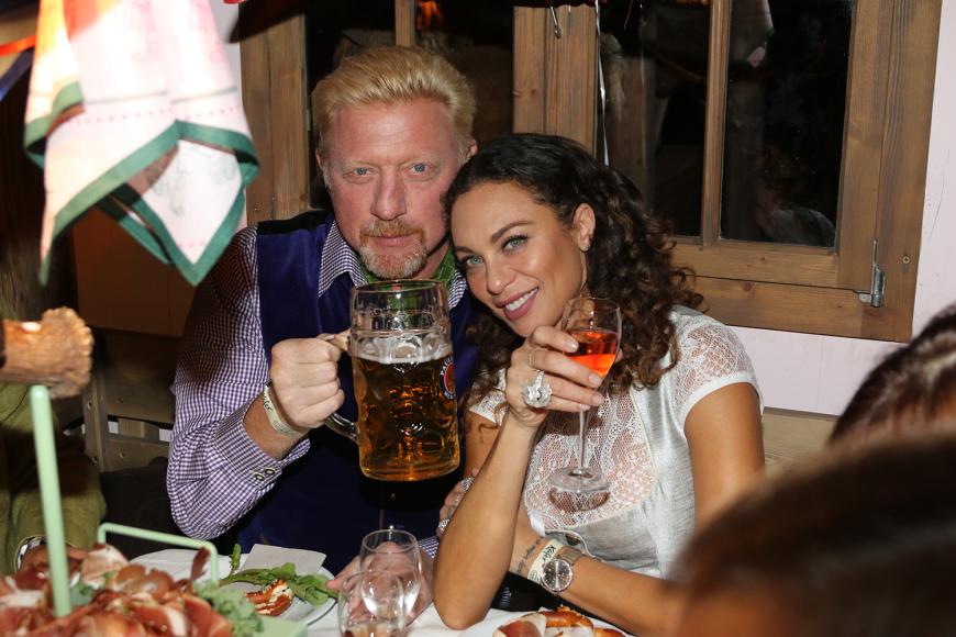 Lilly und Boris Becker setzten den Krisen-Gerüchten ein Ende, indem sie verschmust auf der Wiesn posierten.