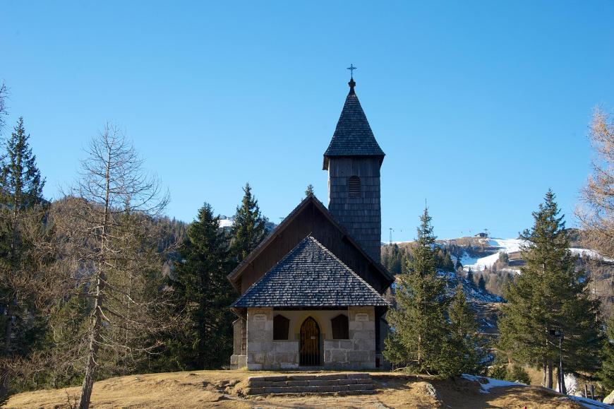 In dieser kleinen Kirche von Nassfeld in Kärnten, Österreich, fand die Zeremonie statt.