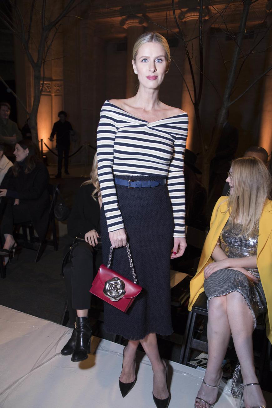 Nicky Hilton, die Schwester von Paris, in einem eleganten, aber eher dezenten Look bei der „Oscar De La Renta“ Show.