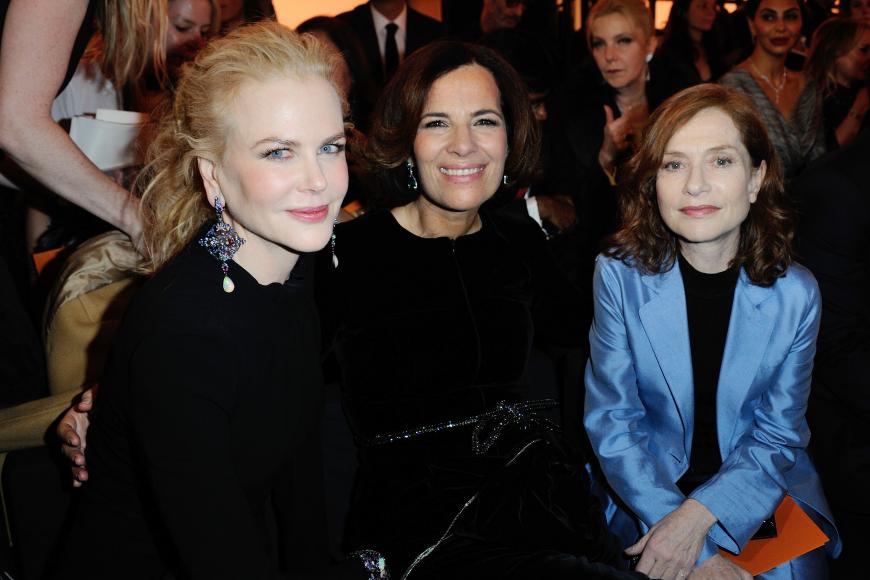 Nicole Kidman (links) neben Roberta Armani und Isabelle Huppert bei der Show von Armani Privé.