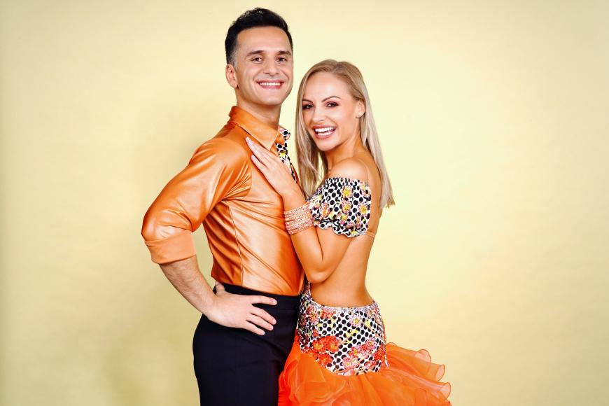 Özcan Cosar und seine Tanzpartnerin Marta Arndt
In der zweiten Folge von „Let's Dance“ hat es sich für den Comedian ausgetanzt.