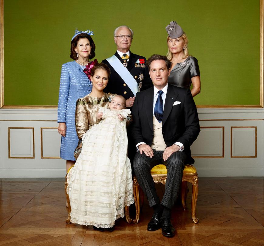 ... und hier die Eltern: Königin Silvia, König Carl Gustaf und Maria O'Neill
