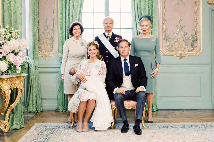 Prinzessin Adrienne mit ihren Eltern und ihren Großeltern