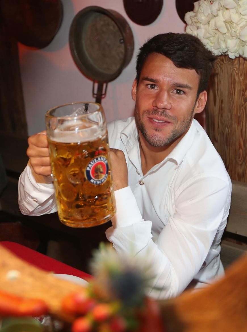 Prost! Bayern-Star Juan Bernat
